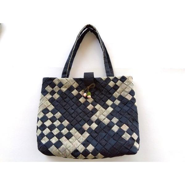 シルク100％ 正絹紬使用 格子編み 大島紬 紺グレー絣 009【ギフト・プレゼント・贈り物】