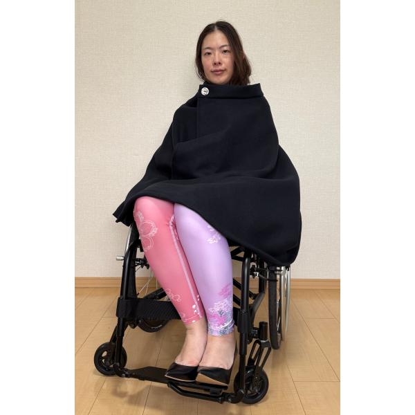 すわ スカート 巻きスカート 車椅子 障害 座ったまま ポンチョ ブランケット 黒 無地 暖かい 防...