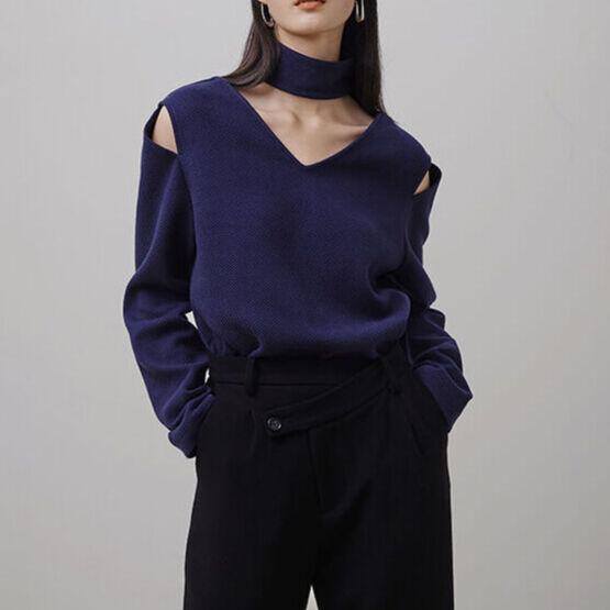 Vneck cut out top 肌見せスタイル  カットアウトトップス  vネック  デコルテラ...