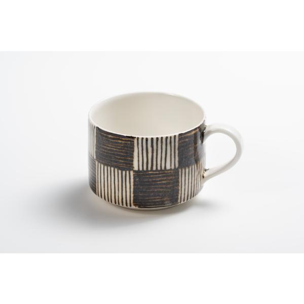 白磁鉄絵　マグカップ　　笠間焼　　