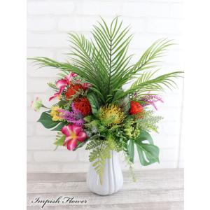 オレンジとグリーンの華やかな大きいサイズのアレンジメント