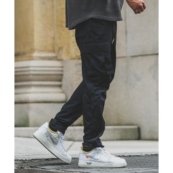 スリムフィット 裾ジップ ナイロン カーゴパンツ メンズ
