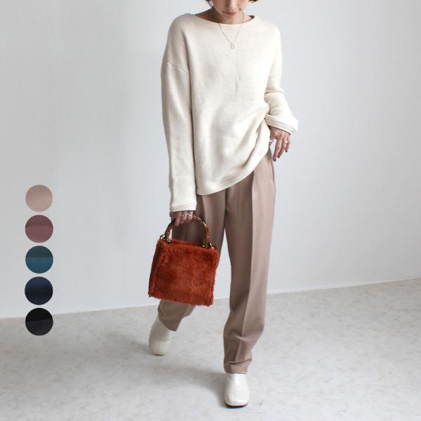 イージーな履き心地でもきっちり見えるタックテーパードパンツ