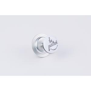 スマホスタンドやシャッターボタンにもなる多機能...の詳細画像4