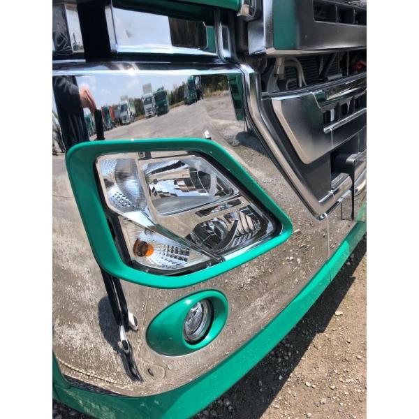 UD17パーフェクトクオン　ヘッドライトガーニッシュ