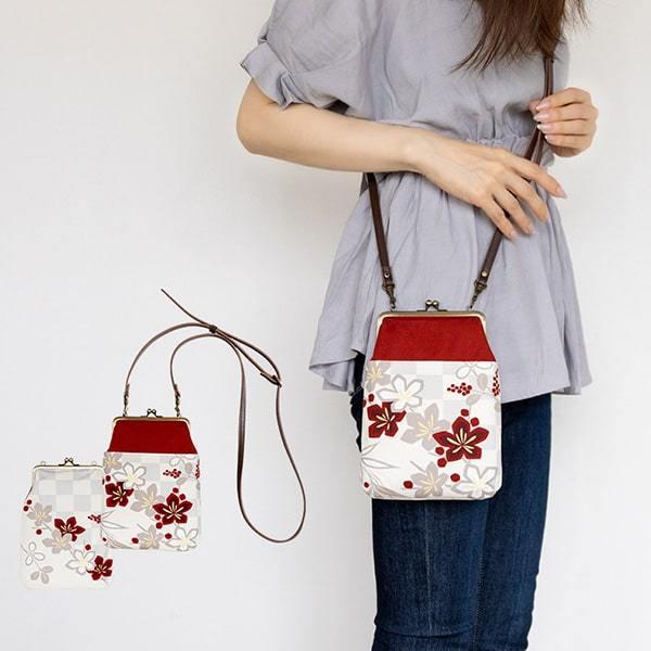 亥之吉 4寸縦型ポシェットがま口 いちまつうめ 生成り 市松梅 調節できる合皮ショルダー付き ミニシ...