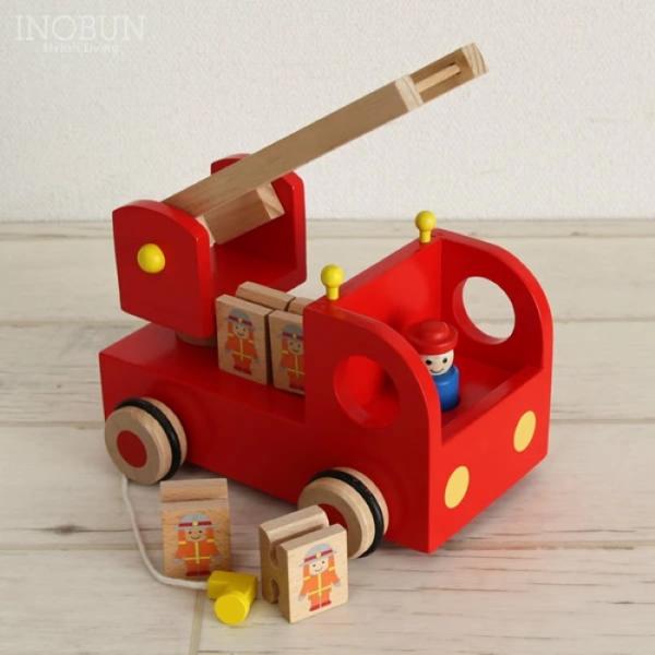 木のおもちゃ 森のあそび道具シリーズ カタカタ 森の消防隊 ベビーギフト お祝い お誕生日 エドイン...