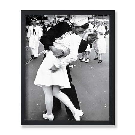 【並行輸入品】 Monem Art Times Square Poster - V-J Day Ki...