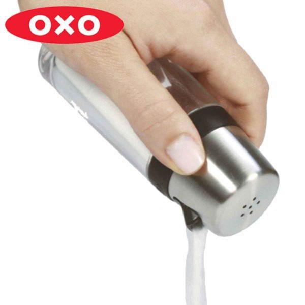 OXO ソルト／ペッパーシェーカー 塩胡椒入れ （ オクソー 調味料入れ 調味料容器 スパイス容器 ...