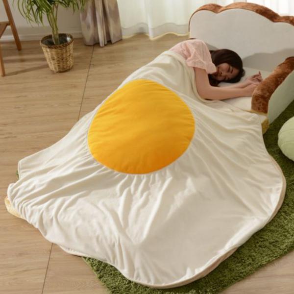 ブランケット 目玉焼き 中綿入り 毛布 XL （ もうふ ひざ掛け 膝掛け ひざかけ ）