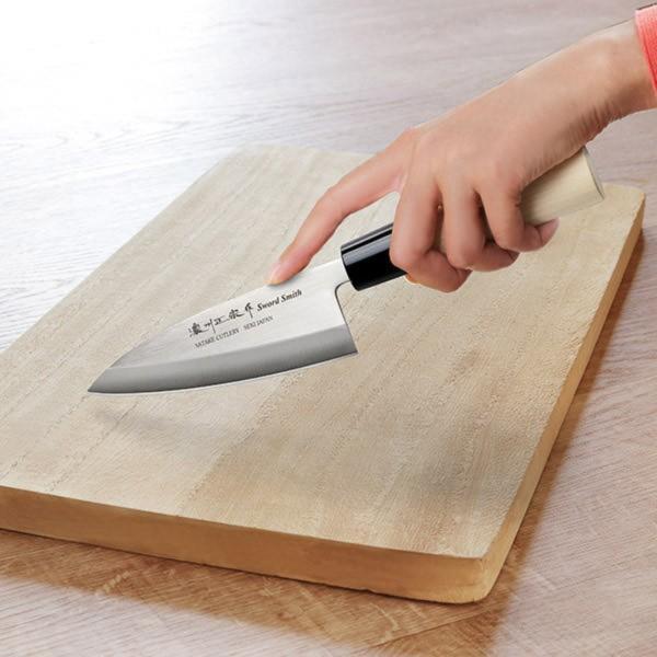 出刃包丁 13.5cm 濃州正宗 日本製 ステンレス 白木柄 （ 出刃 包丁 魚包丁 魚 捌く 和包...