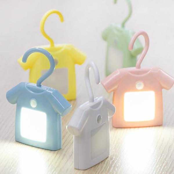 照明 クローゼットライト 人感センサー付き T-shirt （ ライト クローゼット ランタン LE...