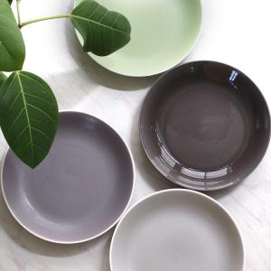 カップ、大皿、中皿、ボウル、4人分×2セット 美濃焼 フラットボウル 4個セット 白×2 紺×2）レンジ 食洗機 使用可能