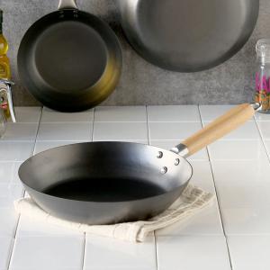 特典付き 鉄フライパン 26cm 木柄 HANAKO+a 打出し窒化加工 日本製