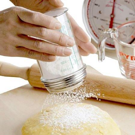 粉糖ふり器 粉ふるい器 パンチング穴 目盛り 蓋付き （ 粉糖ふり 粉糖振り 製菓道具 ）