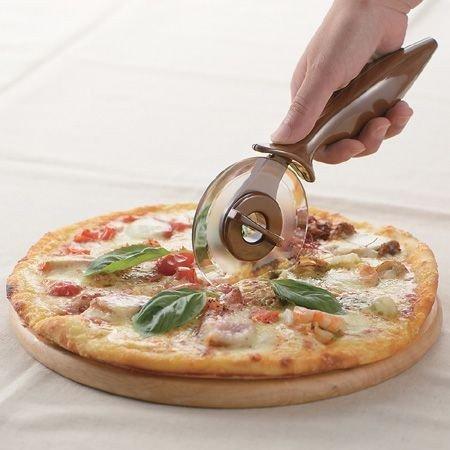 ピザカッター プラスチック製 タイガークラウン ブラウンピザカッター パイカッター （ ピザ用品 キ...