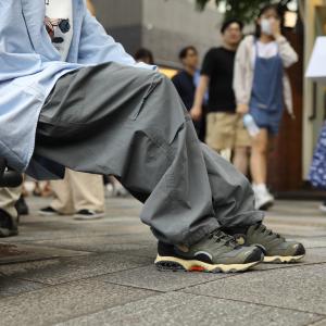 HORS " Parachute Pants - Charcoal "｜inthestreet-jp