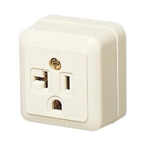 パナソニック WK3821 接地コンセント(2P) 15A・20A兼用接地角型コンセント