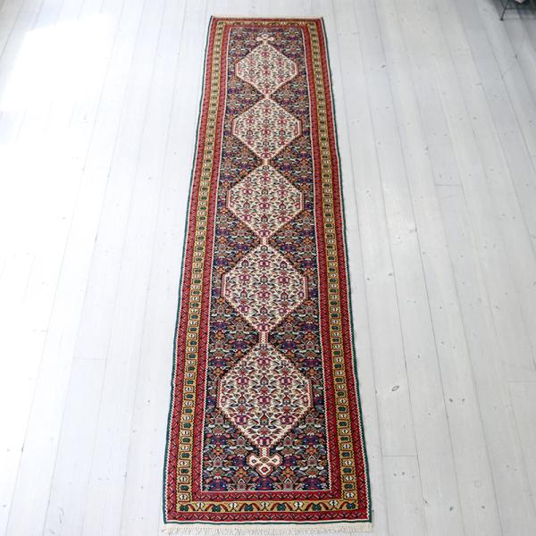 草木染めのセネキリム 258x61cm ランナー 花束のモチーフ/5つの六角形