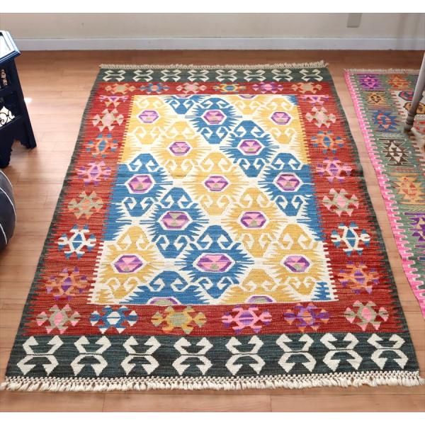 色にこだわるワンランク上のカイセリキリム 185x128cm 連なるエリベリンデ