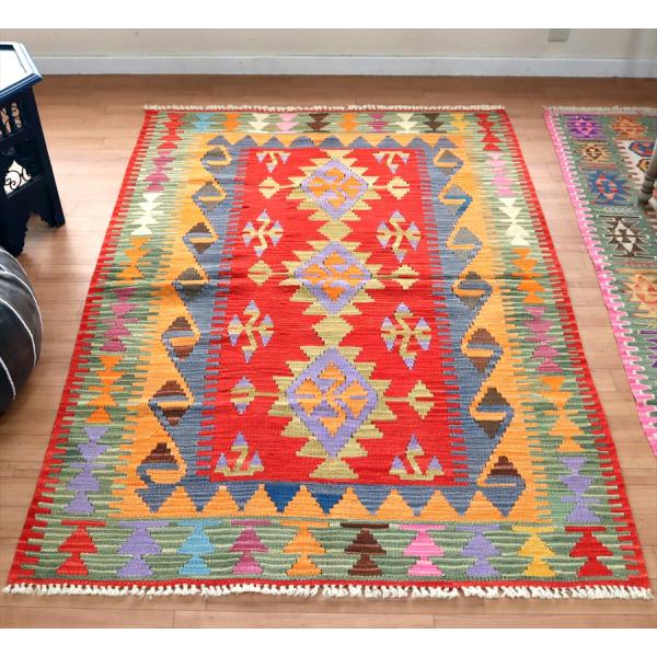 色にこだわるワンランク上のカイセリキリム 181x130cm レッド&amp;グリーン