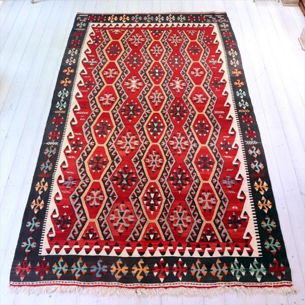 カイセリキリム　ケッレサイズ 280x156cm ドラゴンのモチーフと狼の足跡