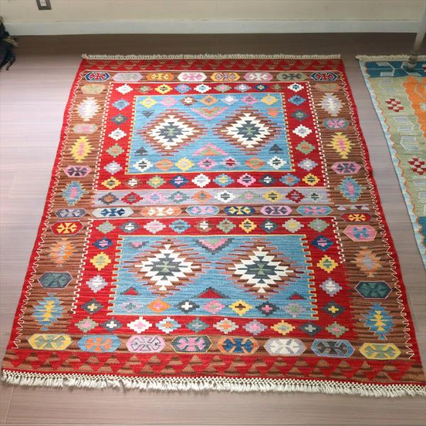 細かな織りの手織りキリム カイセリ 174x134cm ２つのサンドゥックとイーブルアイ