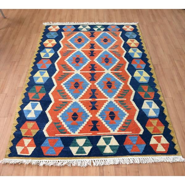 トルコの手織りキリム ウシャク 180x119cm ベレケットのモチーフ