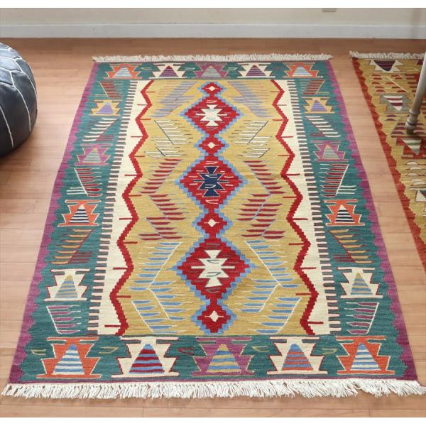 トルコキリム ウシャク　セッヂャーデ 170x114cm ベレケットのモチーフ