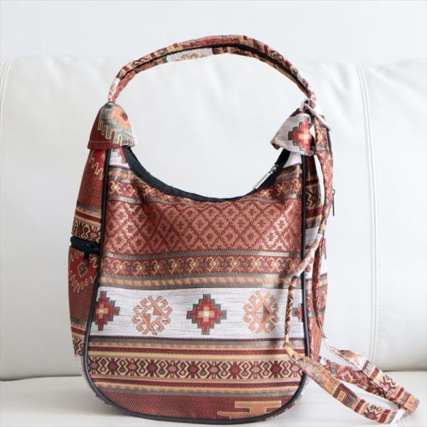 ショルダーバッグ　変形タイプ　トルコ製ベレケット　ホワイト　ハルダル