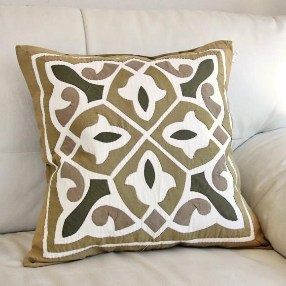 ハンドアップリケ コットンクッションカバー ハーヤ メーヤーKheyamiaー49x48cm