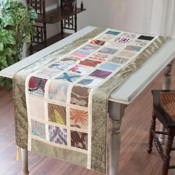 テーブルランナー　モザイクパッチワーク 142x50cmサイズ シュニール素材