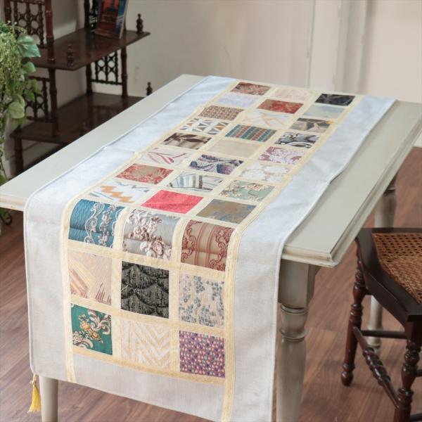 テーブルランナー　モザイクパッチワーク 142x50cmサイズ シュニール素材