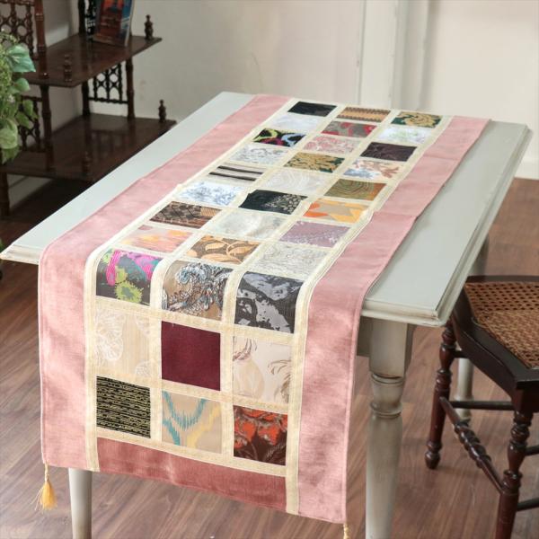 テーブルランナー　モザイクパッチワーク 142x50cmサイズ シュニール素材