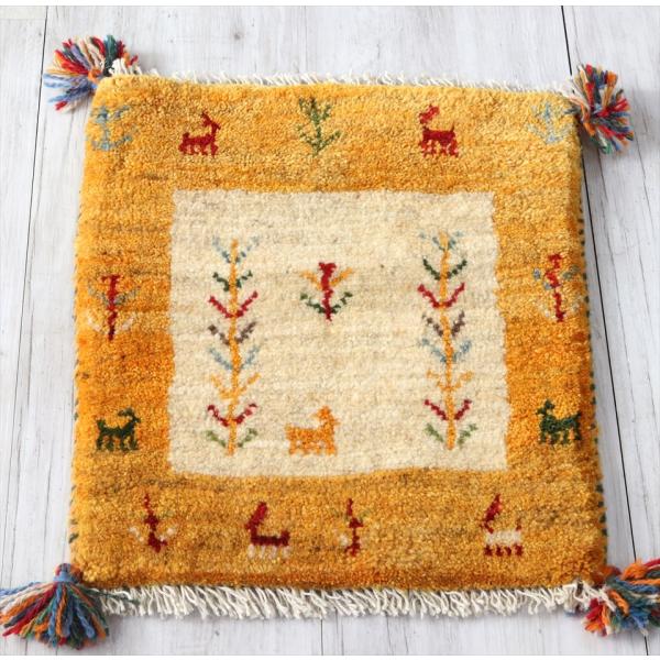 ギャッベ 　イランの手織りラグ 46x40cm ナチュラルアイボリー/イエロー　植物と動物モチーフ
