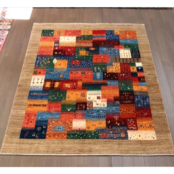 ギャッベ　緻密な織り　ノウバフト 192x148cm モザイクタイル　ベージュの縁