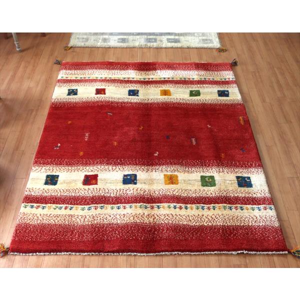 ギャッベ カシュカイ族の手織りラグ 189x154cm レッド&amp;アイボリー