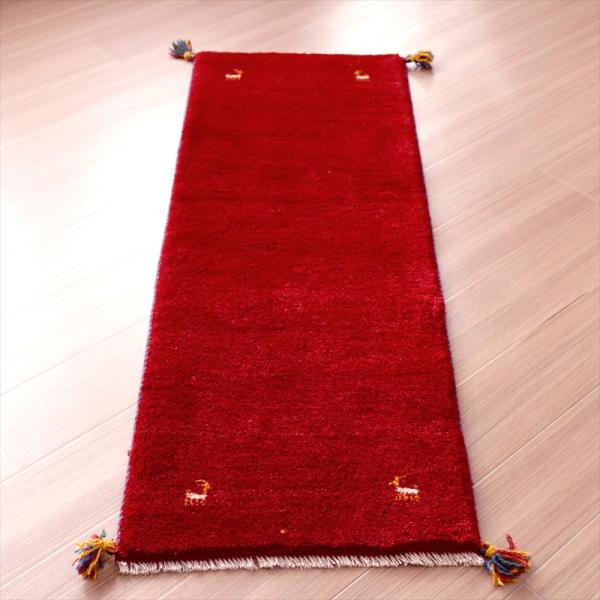 ギャッベ カシュカイ族の手織りラグ　 140x50cm レッド 細長いランナーサイズ　シンプル　無地