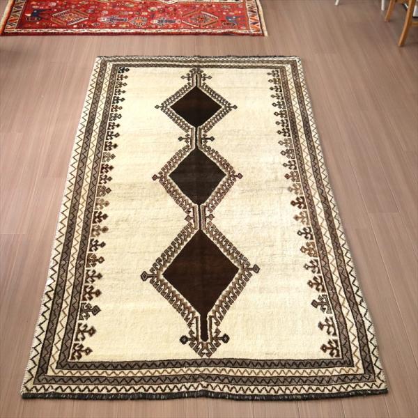 部族絨毯　トライバルラグ　カシュカイ族 247x125cm 入り組んだ爪を持つ大きな3つのメダリオン