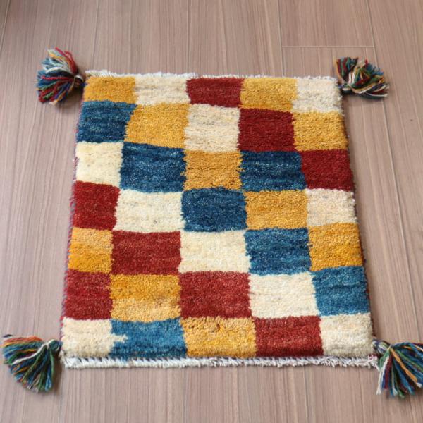 ミニギャッベ　イランの手織りラグ GABBEH 49x40cm レッド　イエロー　ブルー