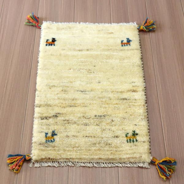 ギャッベ ミニサイズ イラン遊牧民の手織りラグ 59x39cm 羊毛のナチュラルベージュ　動物モチー...