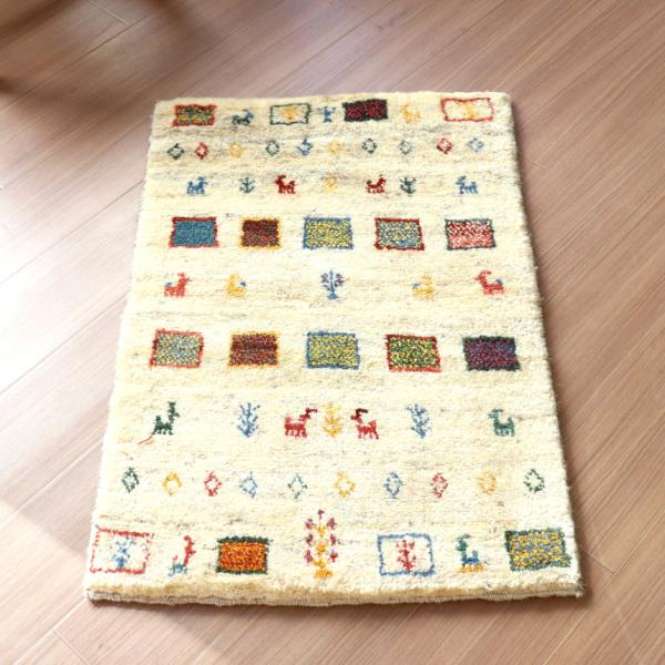 ギャッベ　イラン 手織り  87x60cm 玄関マットサイズ　ナチュラルアイボリー