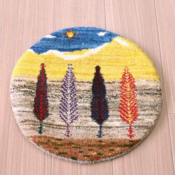 ギャッベ 円形　イラン産手織りギャベ 41x41cm イトスギのある風景
