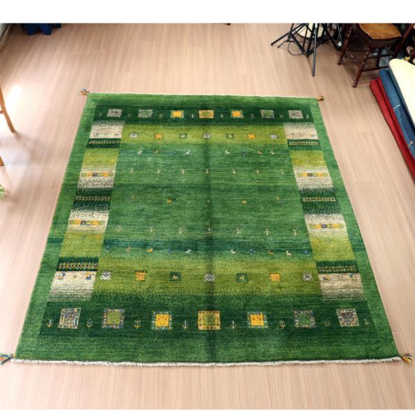 ギャッベ イラン産 手織り 240x198cm グリーン　ベージュグラデーションのボーダー