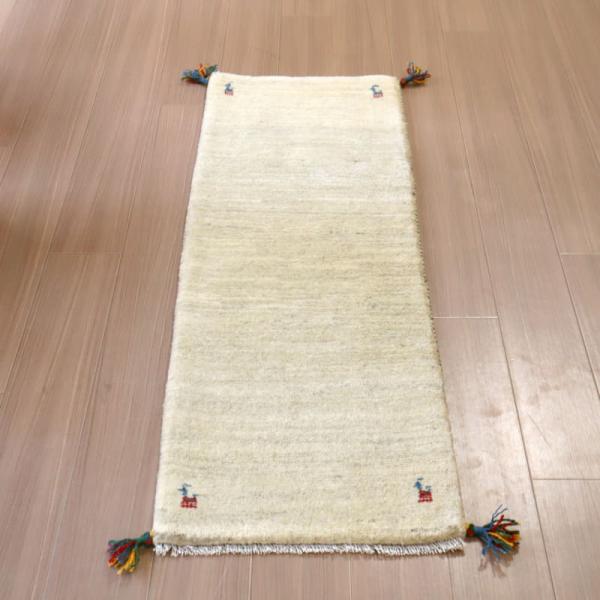 ギャッベ 細長サイズ　手織りラグ　 147x53cm 天然羊毛のアイボリー　シンプル　無地