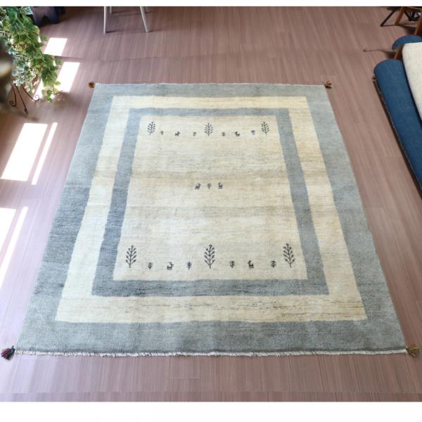 ギャベ ギャッベ イラン産手織り  240x202cm アイボリー　ペールブルーのボーダー