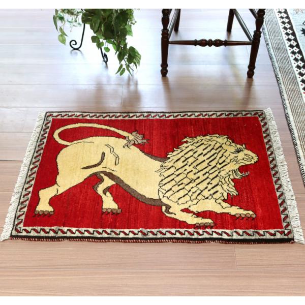 ギャッベ イランの手織りラグ 95x65cm 吠えるライオン