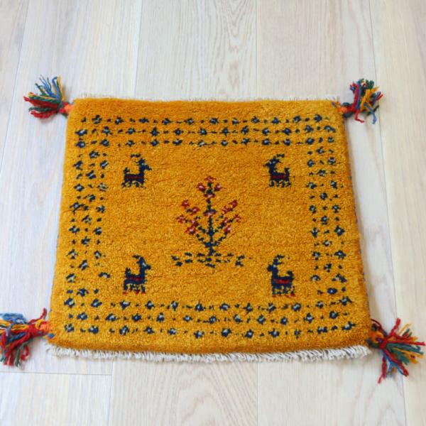 ギャッベ イラン産手織り 座布団サイズ 37x41cm イエローオレンジ　草花と動物モチーフ