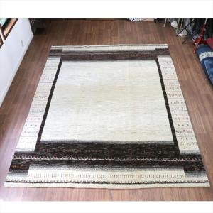 ギャッベ 手織り イラン 特大8M2 リズバフト 細かな織り 333x256cm ナチュラルアイボリー　無地　ダークブラウンのボーダー