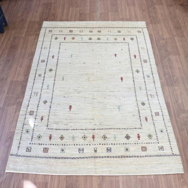 ギャッベ イラン　手織り リズバフト 細かな織り 234x164cm 無染色のアイボリー　生命の木モ...